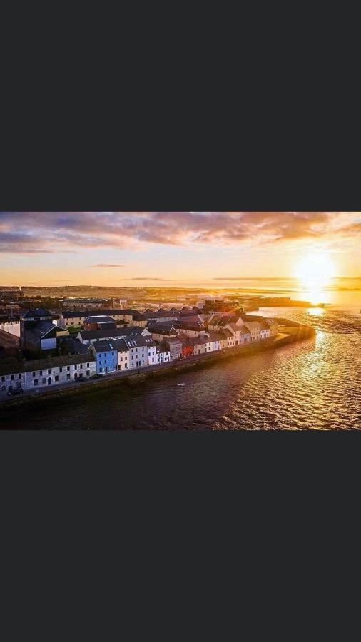 Spanish Arch City Centre Duplex Apartment Galway Buitenkant foto